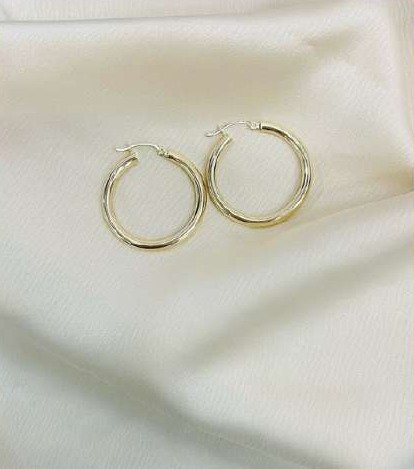 Dale un toque de brillo y sofisticación a tu look con nuestros hermosos aretes en Oro 14K